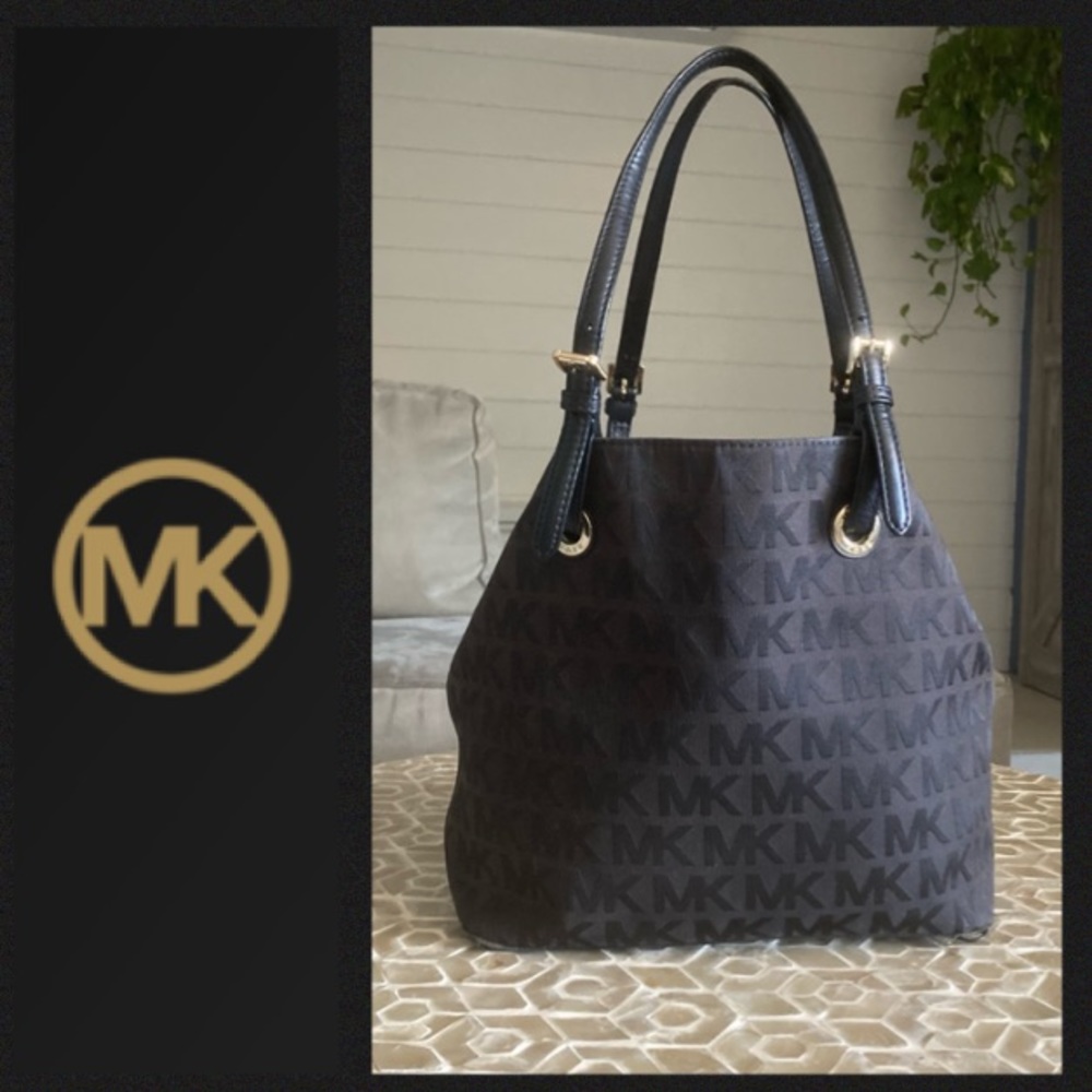 Michael Kors Jet Set signature medium jacquard tote in black/gold hardware